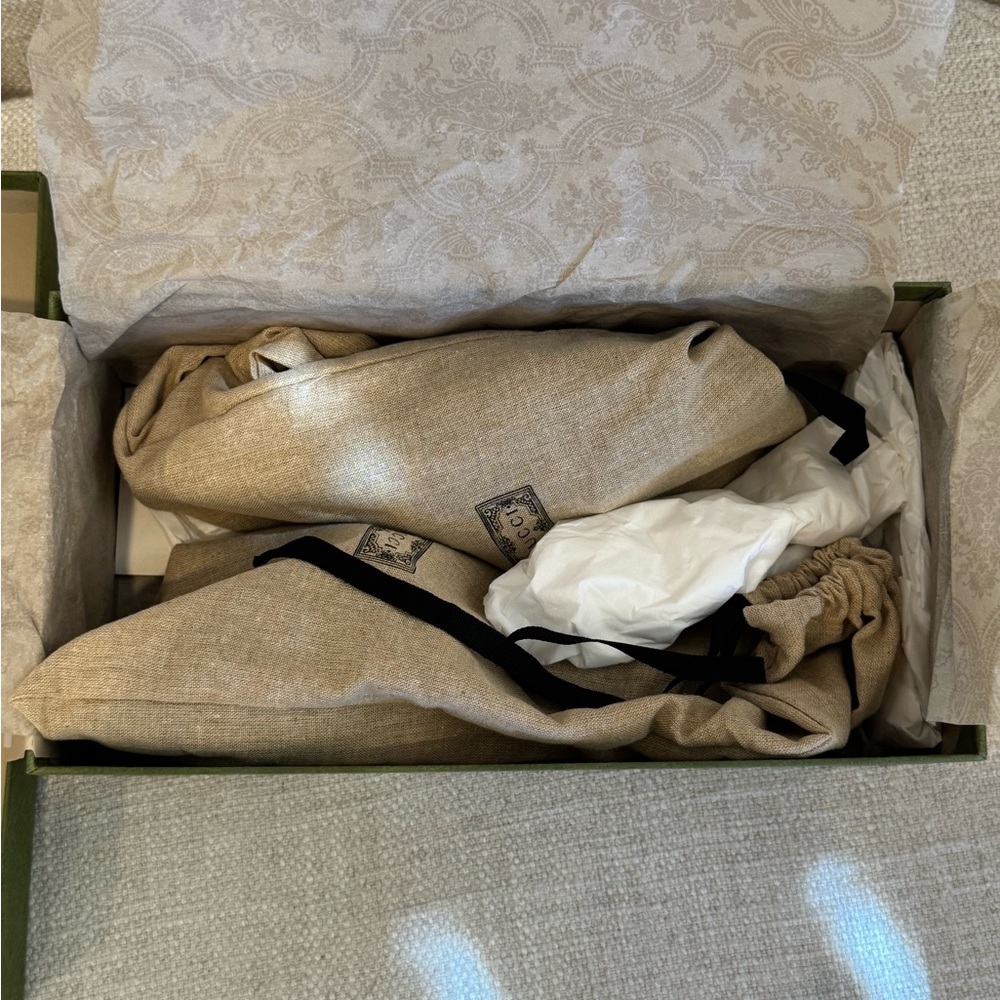 Auth. Gucci GG Monogram Velvet Bow Sandals - Picture 10 of 11
